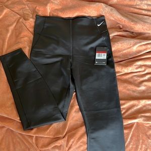 NWT Nike high rise Sculpt Victory Leggings